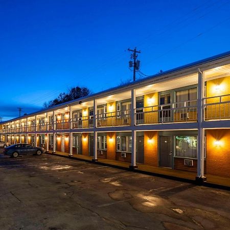 Econo Lodge Miramichi Eksteriør billede