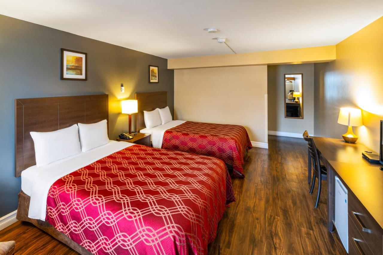 Econo Lodge Miramichi Eksteriør billede