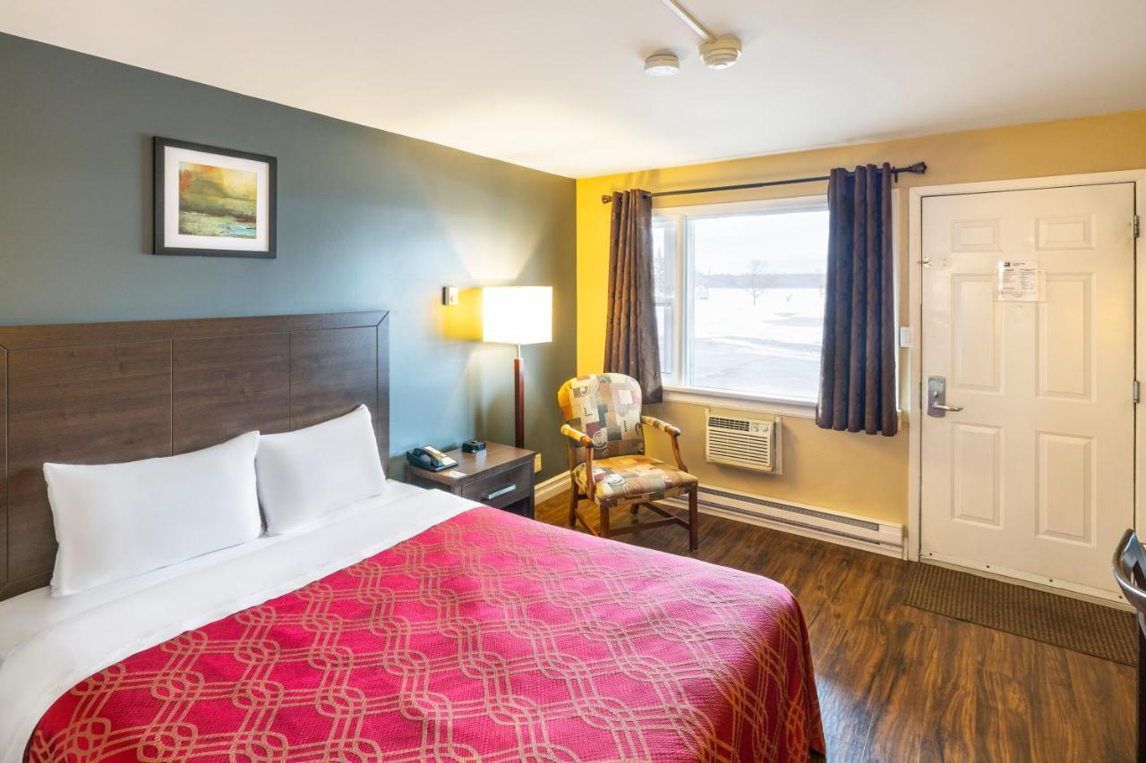 Econo Lodge Miramichi Eksteriør billede