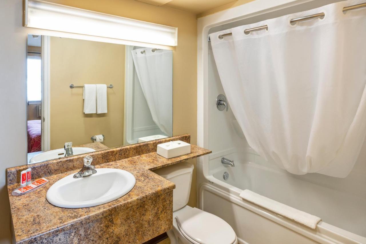 Econo Lodge Miramichi Eksteriør billede