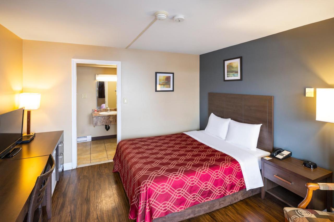 Econo Lodge Miramichi Eksteriør billede