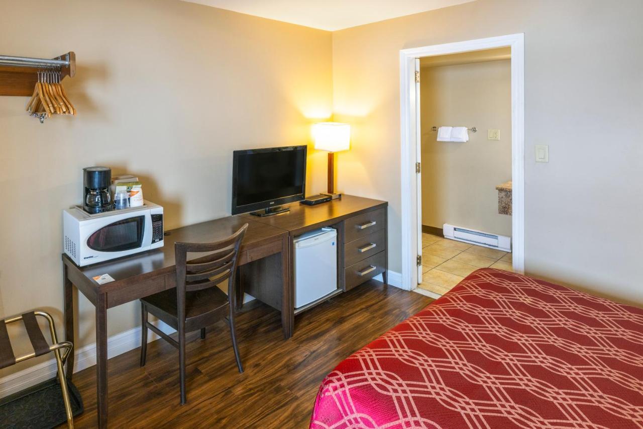 Econo Lodge Miramichi Eksteriør billede