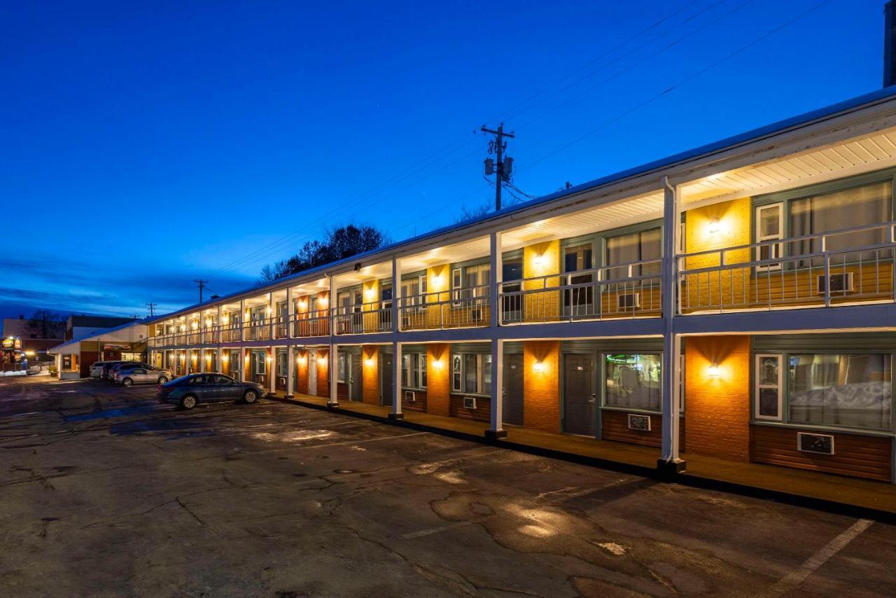 Econo Lodge Miramichi Eksteriør billede