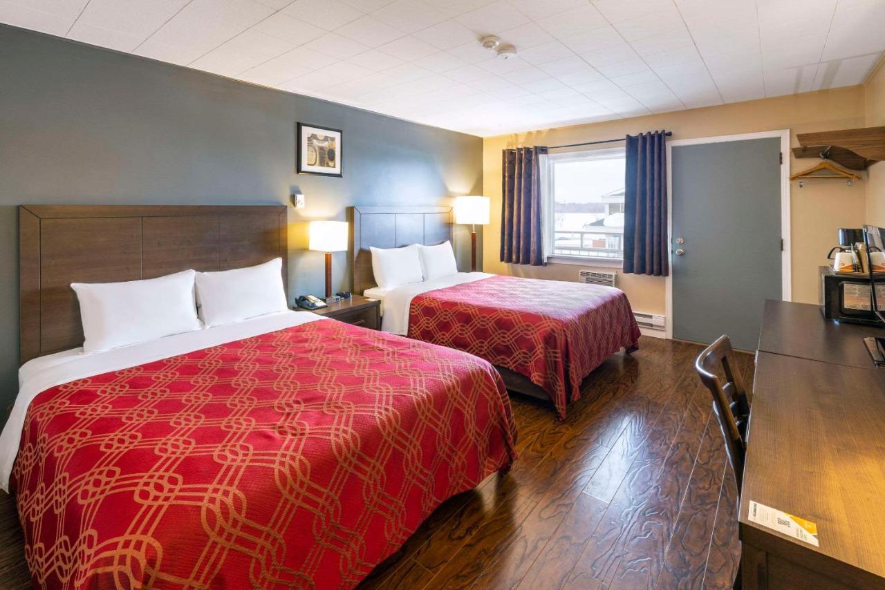 Econo Lodge Miramichi Eksteriør billede