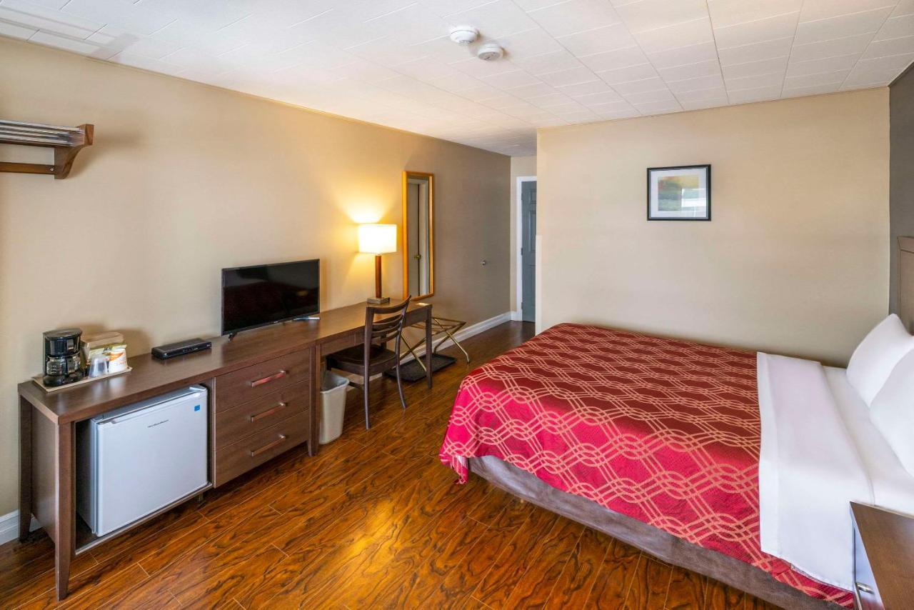 Econo Lodge Miramichi Eksteriør billede