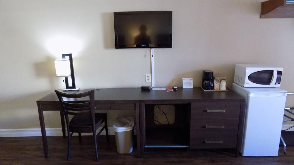 Econo Lodge Miramichi Eksteriør billede